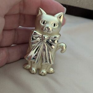 Gold Cat Figurine with Bow - Decorative Pet Accent